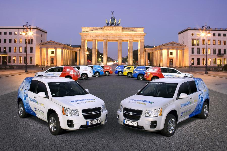  Opel HydroGen4 2008 года  (фото 8 из 12)